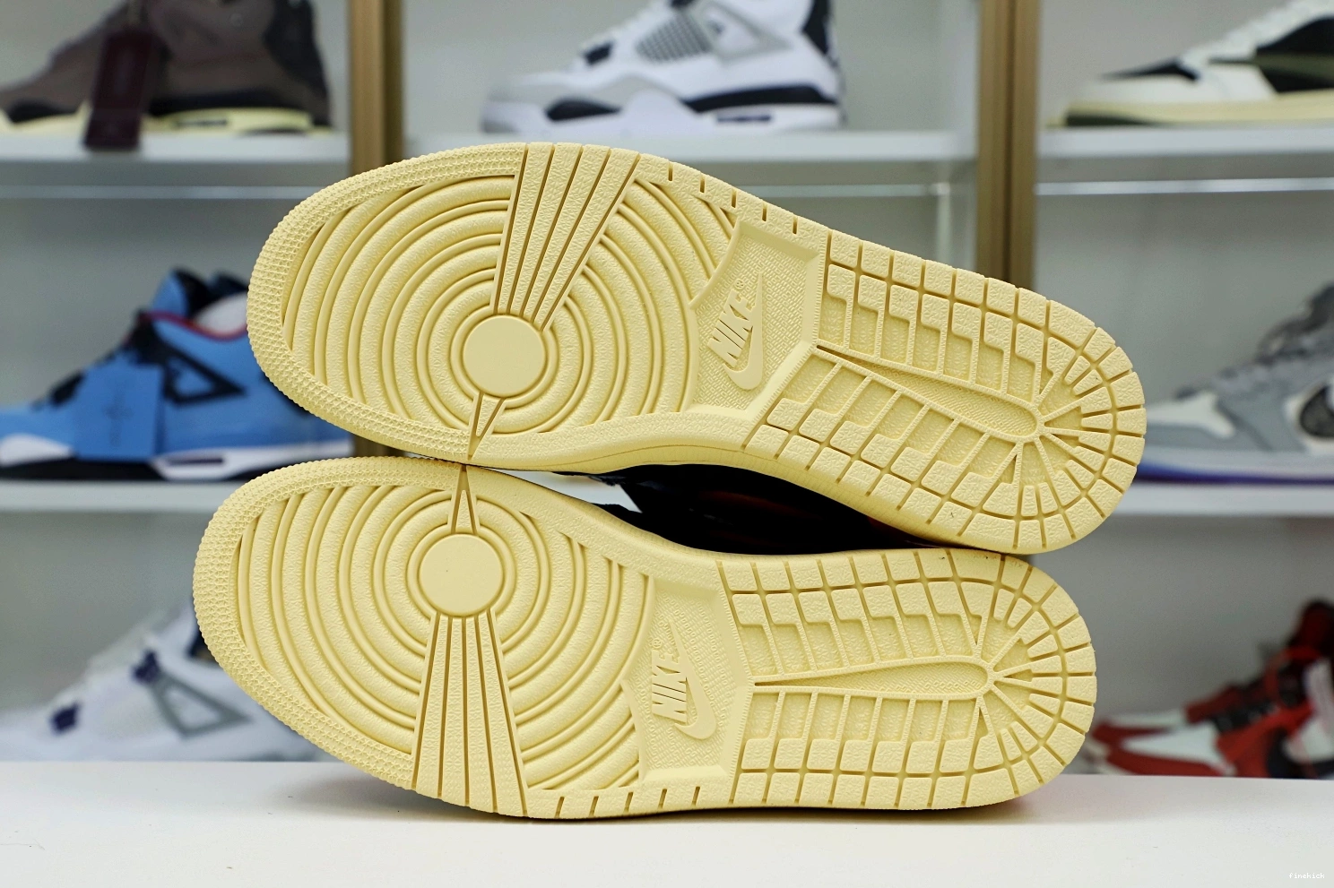 OG HIGH 1 'SHATTERED JORDAN AIR RETRO 3.0' BACKBOARD 0210